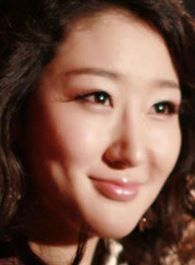 金水桥边周妻的扮演者介绍、是谁演的？