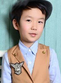 金水桥边关斯易（少年）的扮演者介绍、是谁演的？