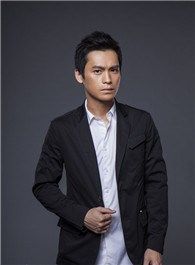 东方战场郑申的扮演者介绍、是谁演的？