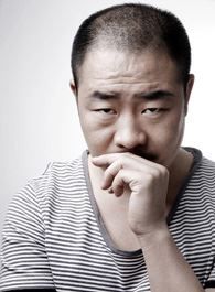 光荣与梦想贺龙的扮演者介绍、是谁演的？