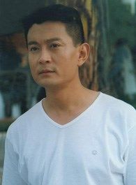 东方战场宋子文的扮演者介绍、是谁演的？