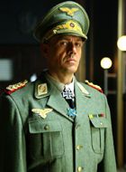 东方战场戈林的扮演者介绍、是谁演的？