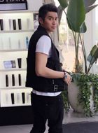 花火齐骏的扮演者介绍、是谁演的？