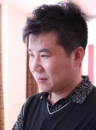 大年初一立春赖校长的扮演者介绍、是谁演的？