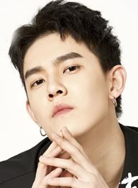 爱在粉雪时光何靖霄的扮演者介绍、是谁演的？