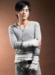 春风十里不如你(原著《北京北京》)萨日娜的扮演者介绍、是谁演的？