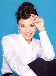 愿有人陪你颠沛流离姥姥的扮演者介绍、是谁演的？