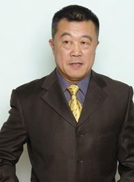 为了一句话老周的扮演者介绍、是谁演的？