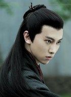 白发宁千易的扮演者介绍、是谁演的？