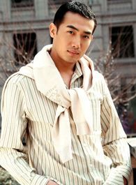 彭德怀元帅邓华的扮演者介绍、是谁演的？