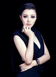 腾空之约女明星的扮演者介绍、是谁演的？