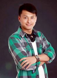 毛泽东三兄弟文强的扮演者介绍、是谁演的？