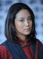 毛泽东三兄弟贺子珍的扮演者介绍、是谁演的？