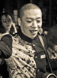 我在他乡挺好的炒货店老板的扮演者介绍、是谁演的？