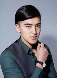 百炼成钢叶挺的扮演者介绍、是谁演的？