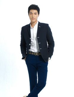 七个朋友简明勋的扮演者介绍、是谁演的？