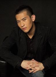 明月曾照江东寒白虎帮主的扮演者介绍、是谁演的？