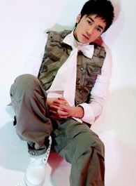 漂亮书生卫朝辉的扮演者介绍、是谁演的？