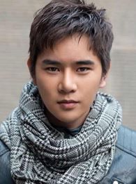 齐丑无艳之破镜重圆老王爷的扮演者介绍、是谁演的？