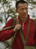 我们光荣的日子余学军的扮演者介绍、是谁演的？