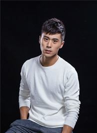 实习女捕快王朝的扮演者介绍、是谁演的？