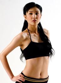 夜色暗涌时飒姐（李飒）的扮演者介绍、是谁演的？