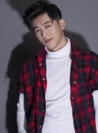 十日游戏年轻沈辉的扮演者介绍、是谁演的？