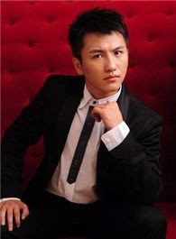 铁血战狼常宝贵的扮演者介绍、是谁演的？