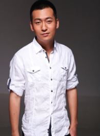 庭外卢星的扮演者介绍、是谁演的？