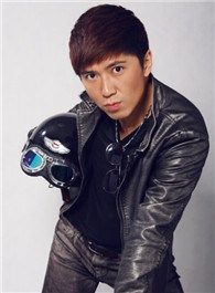 来到你的世界出版社老板的扮演者介绍、是谁演的？