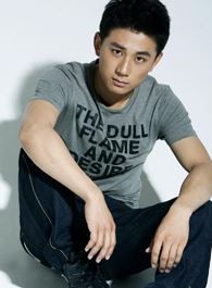 左轮手枪孙德军的扮演者介绍、是谁演的？