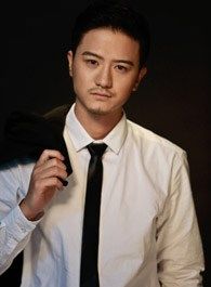 幕后之王西蒙的扮演者介绍、是谁演的？