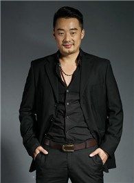 背着奶奶进城范导的扮演者介绍、是谁演的？