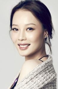 女不强大天不容钱总监的扮演者介绍、是谁演的？