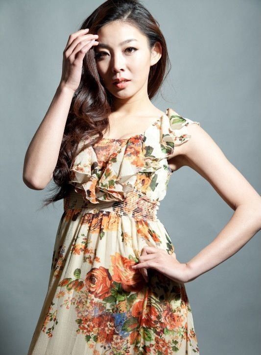 乾隆秘史莳儿的扮演者介绍、是谁演的？