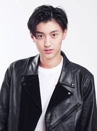 报告王爷王妃是只猫白铁的扮演者介绍、是谁演的？