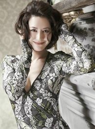 港媳嫁到秦小蝶的扮演者介绍、是谁演的？