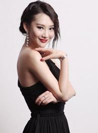 梦在海这边何娅的扮演者介绍、是谁演的？