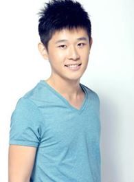 上线下线汪小朗的扮演者介绍、是谁演的？