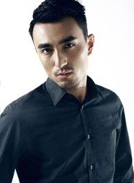 归还世界给你臻风尚主管的扮演者介绍、是谁演的？