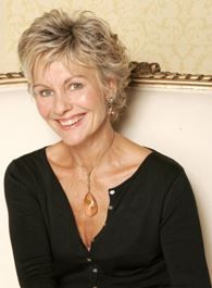 sci谜案集劳拉的扮演者介绍、是谁演的？