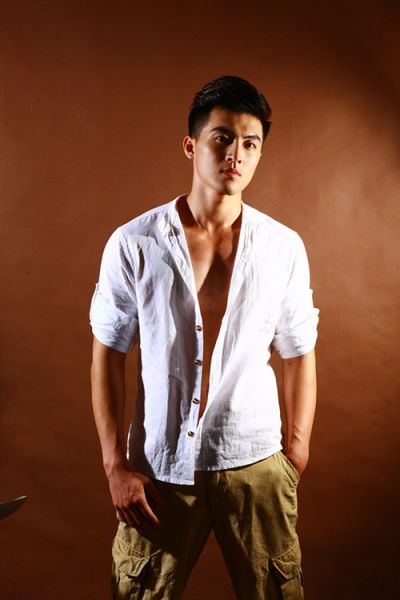 归还世界给你叶齐磊的扮演者介绍、是谁演的？