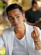 卧底第一季曲经的扮演者介绍、是谁演的？