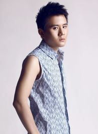 小楼又东风王小顺的扮演者介绍、是谁演的？