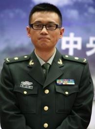 亲爱的戎装张一驰的扮演者介绍、是谁演的？