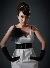 半妖倾城第二季老鸨的扮演者介绍、是谁演的？