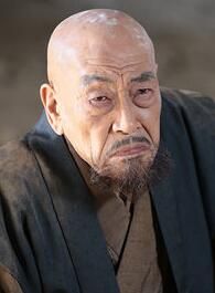 可爱万岁翼信次郎的扮演者介绍、是谁演的？