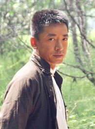 黄金瞳杜瓦的扮演者介绍、是谁演的？