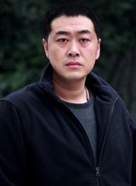 刘少奇的故事续集任父的扮演者介绍、是谁演的？