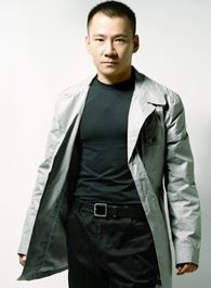 诚忠堂何春的扮演者介绍、是谁演的？